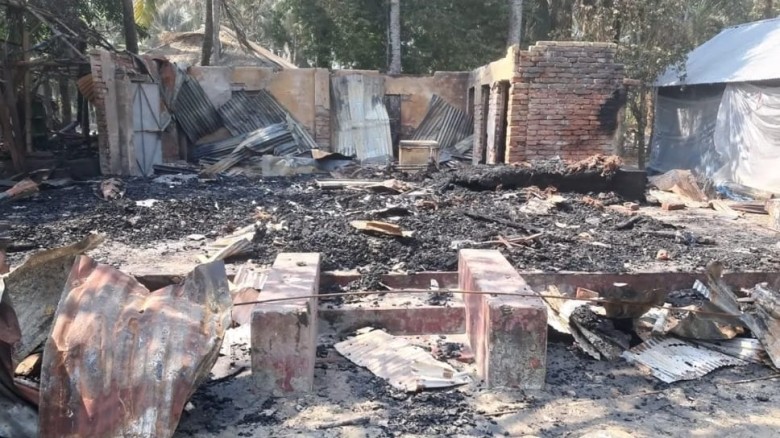 বাগেরহাটে যুবদল নেতার বসতবাড়িতে আগুন: ১০ লাখ টাকার ক্ষতির দা 